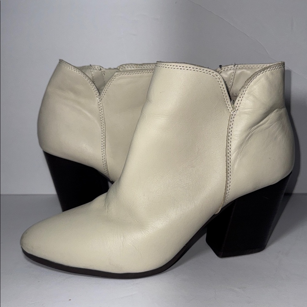 Aldo Ivory Taupe Genuine Leather Stacked Heel Boots Booties Size 9